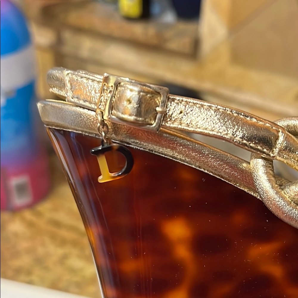 Dior Elegant gold sandal with the original box - Picture 5 of 13